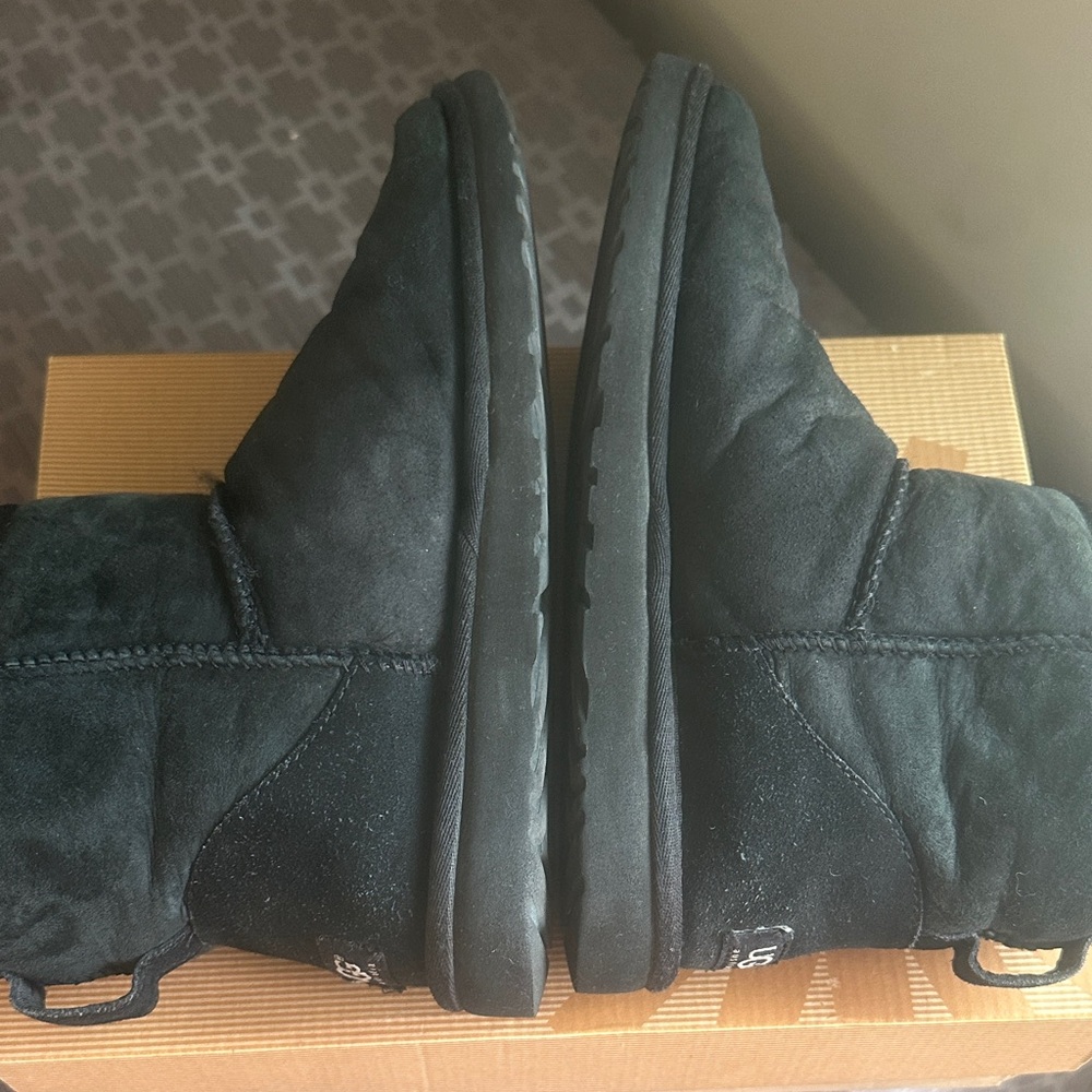 UGG Classic Mini Boots Black Women’s Size 8 Shearling Lined - Picture 7 of 16